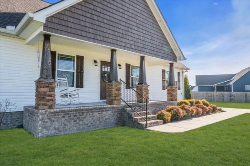 837 Richland Farms Dr, Manchester, TN, 37355-2703 | Card Image