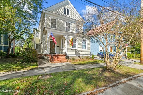 511 Middle St, New Bern, NC, 28560-1109 | Card Image