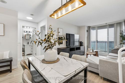 602-310 Red Maple Rd, Richmond Hill, ON, L4C0T7 | Card Image