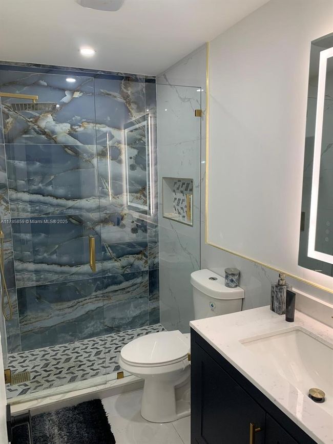 8271 - 8271 Sw 39 Th Ct, House other with 3 bedrooms, 2 bathrooms and null parking in Davie FL | Image 16
