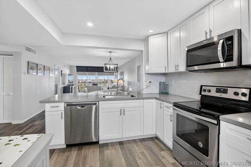 802-b-3910 Inverrary Blvd, Lauderhill, FL, 33319-4324 | Card Image