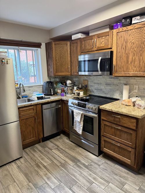 1-165 Berry Rd, Etobicoke, ON, M8Y1W4 | Card Image