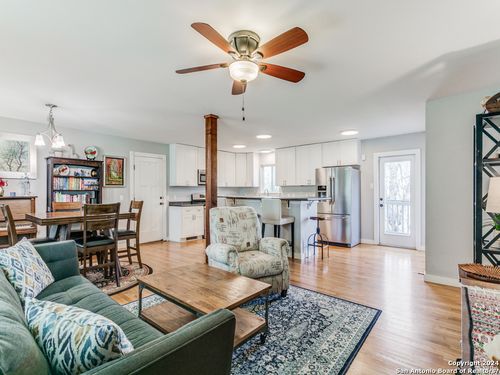 107 Blakeley Dr, San Antonio, TX, 78209-4833 | Card Image