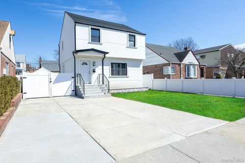 65-15 183rd St, Fresh Meadows, NY, 11365-2128 | Card Image