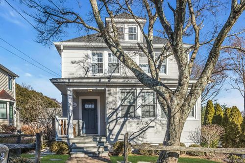 32 Katherine St, Locust Valley, NY, 11560-1718 | Card Image