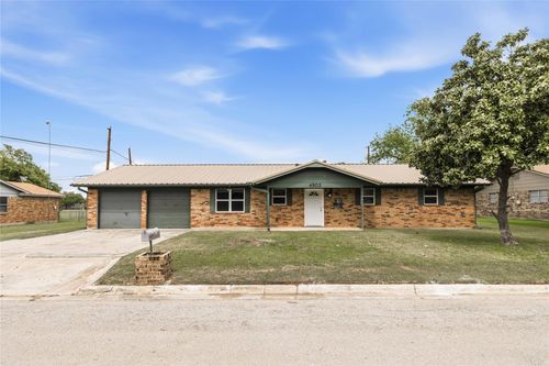 4502 Delwood Dr, Brownwood, TX, 76801-7726 | Card Image