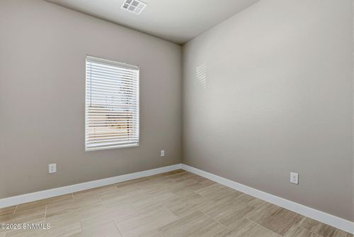 2043 Meteor Dr, Las Cruces, NM, 88012-8102 | Card Image