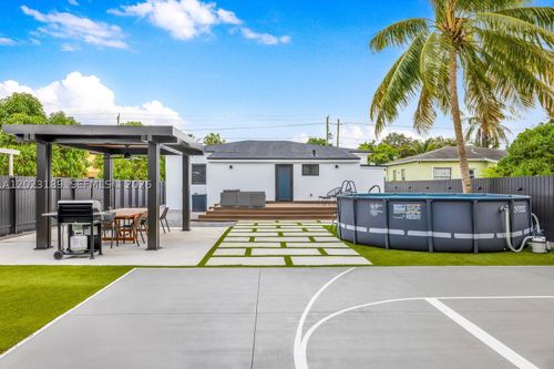 121 Nw 53rd St, Miami, FL, 33127-1917 | Card Image