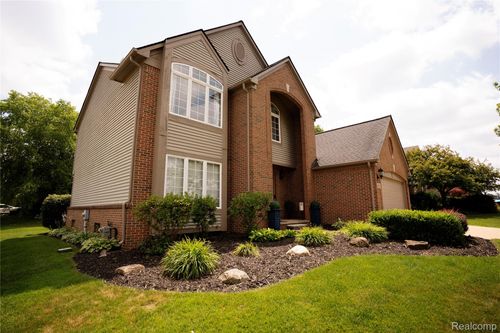 6020 Majestic Oaks Dr, Commerce Twp, MI, 48382-1193 | Card Image