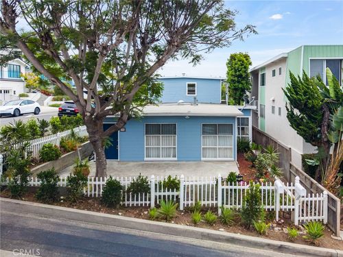 295 Wave St, Laguna Beach, CA, 92651-1453 | Card Image