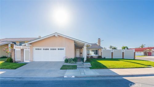 19931 Leecrest Ln, Huntington Beach, CA, 92646 | Card Image