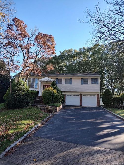 160 Atlantic Pl, Hauppauge, NY, 11788-4442 | Card Image