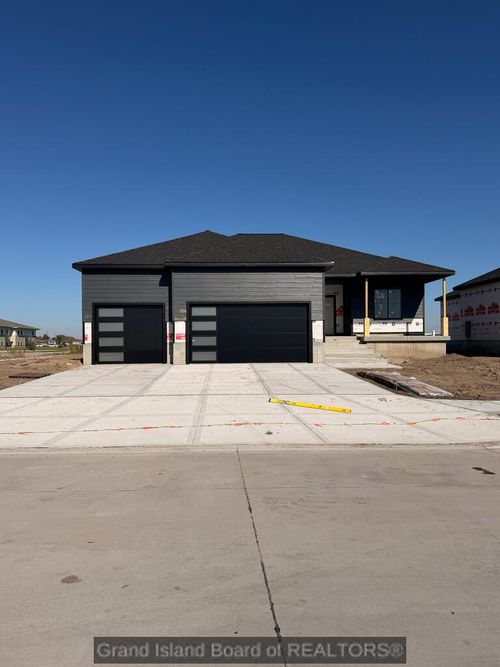 3744 Lilac Ln, Grand Island, NE, 68803 | Card Image