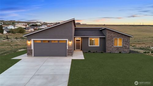 8383 Desert Greens Loop Se, Othello, WA, 99344 | Card Image