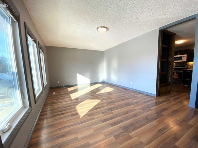 5620 50 Avenue S, House other with 6 bedrooms, 3 bathrooms and 2 parking in Killam AB | Image 5