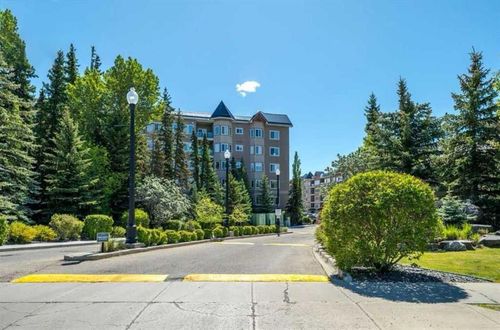 202-10 Discovery Ridge Close Sw, Calgary, AB, T3H5X3 | Card Image