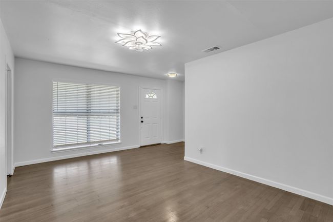2512 Leta Way, House other with 3 bedrooms, 2 bathrooms and null parking in Mesquite TX | Image 10