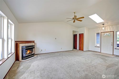 283 Meadow Dr, Camano Island, WA, 98282-7278 | Card Image