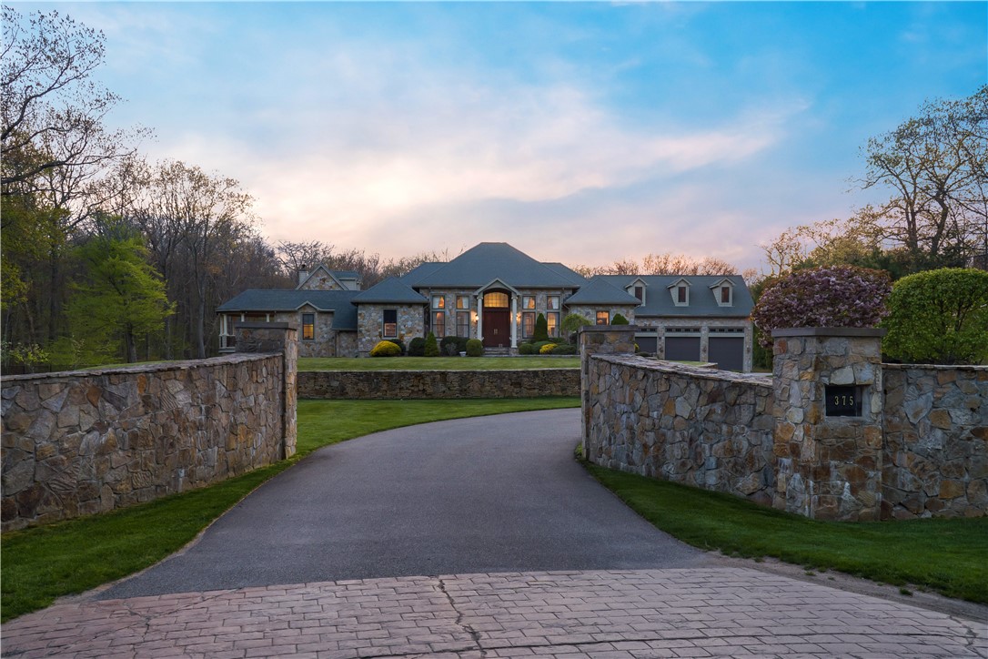 Shippee Rd, East Greenwich, RI 02818