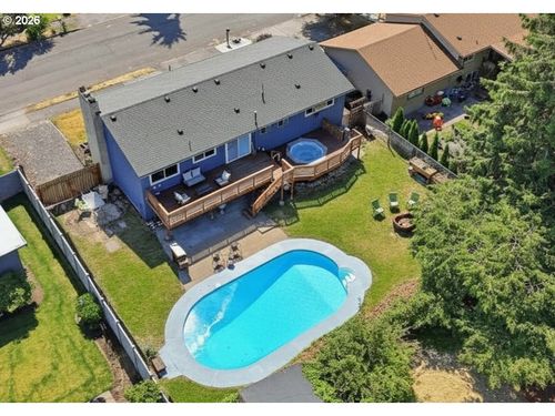 1215 Ne 195th Ave, Portland, OR, 97230-7736 | Card Image