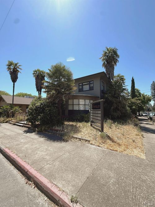 215 W Standley St, Ukiah, CA, 95482-4860 | Card Image