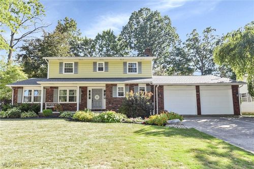 4861 Woodview Dr, Vermilion, OH, 44089-1661 | Card Image