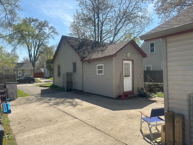 127 E Shevlin Ave, House other with 2 bedrooms, 1 bathrooms and null parking in Hazel Park MI | Image 5