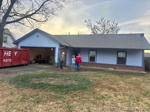 1307 W Doris Street, Claremore, OK, 74017 | Card Image