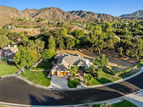15629 Bronco Dr, Canyon Country, CA, 91387 | Card Image
