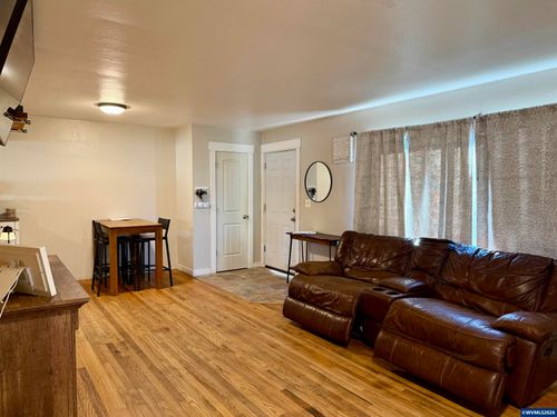 1025 2nd Ave, Sweet Home, OR, 97386-1911 | Card Image