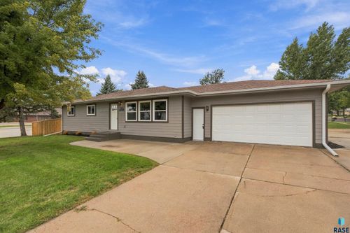 3301 S Terry Ave Avenue, Sioux Falls, SD, 57106 | Card Image