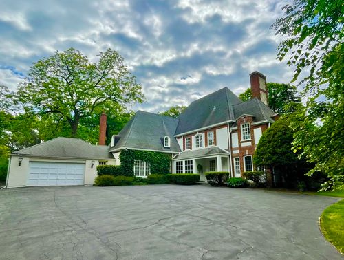 220 Shadowood Ln, Northfield, IL, 60093-1016 | Card Image