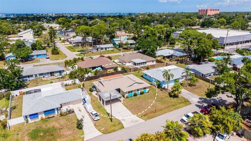 8824 Phyliss Ave, SARASOTA, FL, 34231-7720 | Card Image