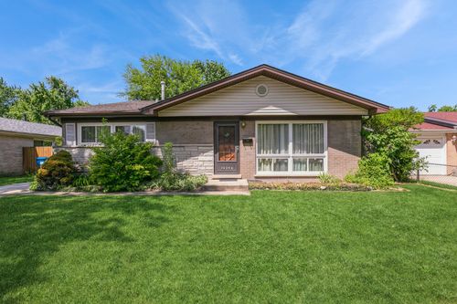 15246 Millard Ave, Midlothian, IL, 60445-3741 | Card Image