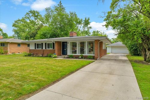 19425 Butternut Ln, Southfield, MI, 48076-1730 | Card Image