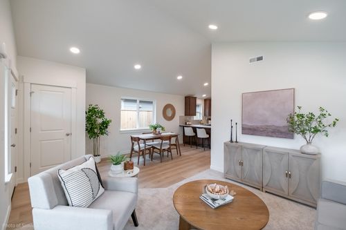 2837 Nw Sterling Drive, Redmond, OR, 97756 | Card Image