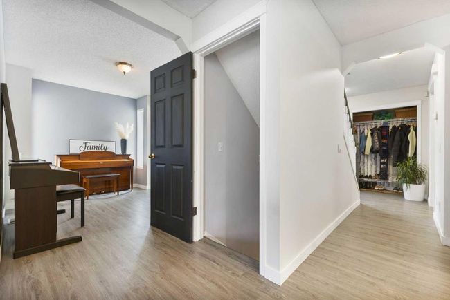 18 Mt Selkirk Place Se, House other with 5 bedrooms, 3 bathrooms and 4 parking in Calgary AB | Image 29