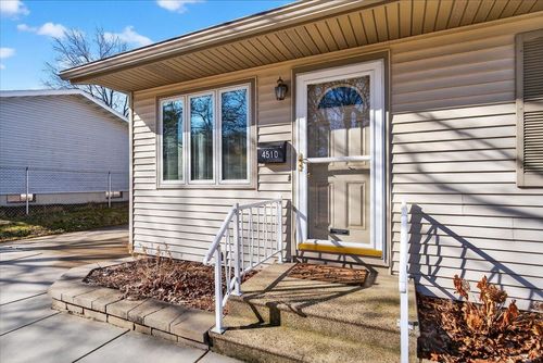 4510 Elgar Ln, Madison, WI, 53704-1339 | Card Image