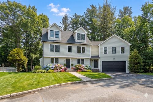 6 Ivy Cir, Winchester, MA, 01890-1770 | Card Image