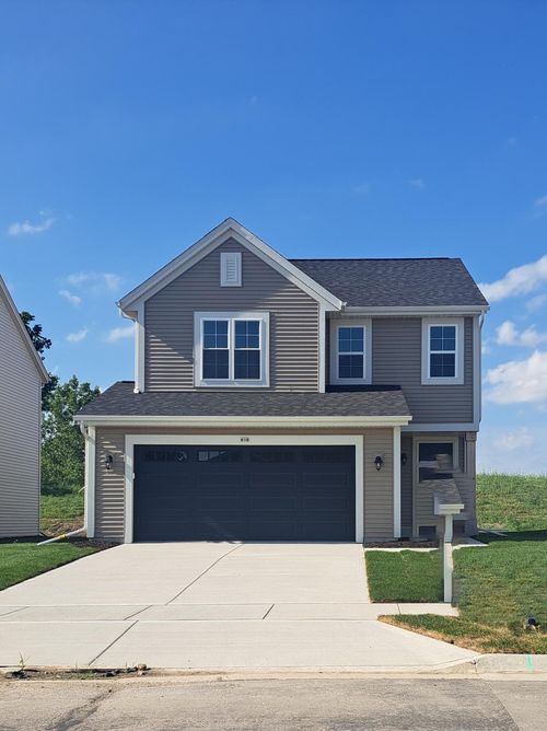 619 Belmont Dr, Watertown, WI, 53094-7729 | Card Image