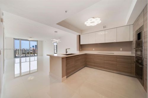 2103-300 Sunny Isles Blvd, Sunny Isles Beach, FL, 33160 | Card Image