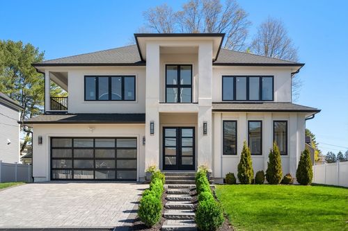 29 Hanson Rd, Newton, MA, 02459-3516 | Card Image