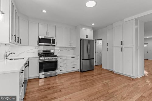 446 Pond St, BRISTOL, PA, 19007-5121 | Card Image