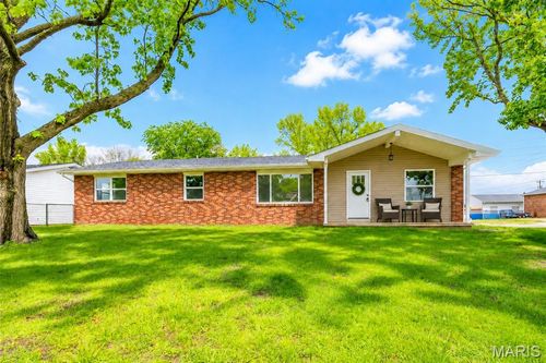 615 Texas Blvd, Bethalto, IL, 62010-1753 | Card Image