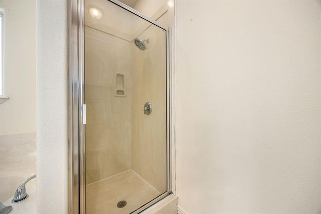 Stand up shower with glass door | Image 29