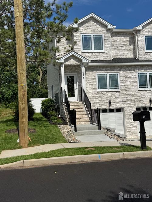 12 Moyse Pl, Edison, NJ, 08820-1513 | Card Image