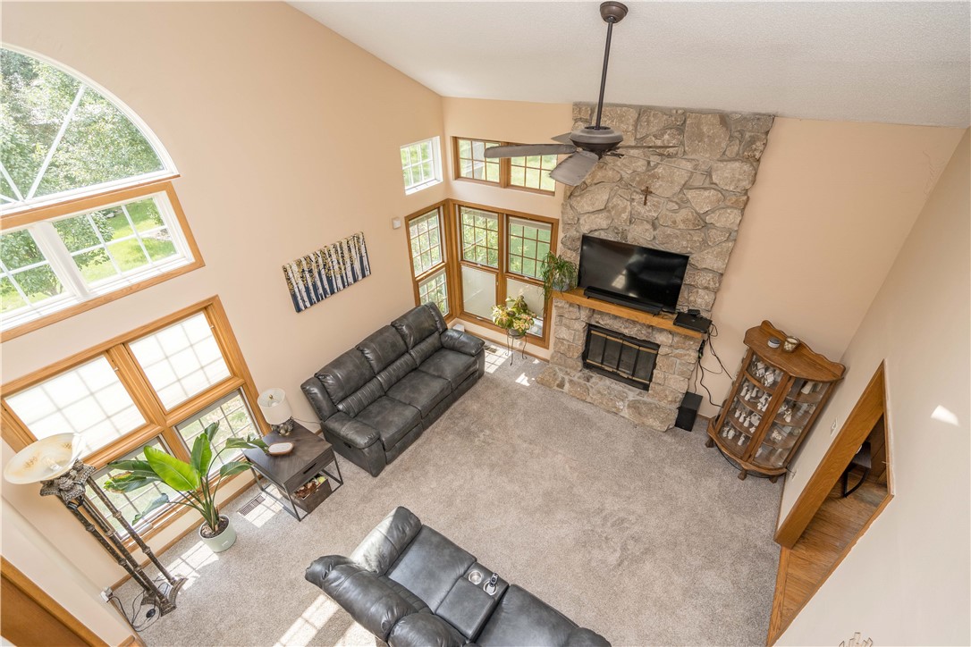 Cobblestone Rd, Urbandale, IA 50322