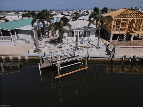 2930 Binnacle Ln, SAINT JAMES CITY, FL, 33956-2378 | Card Image