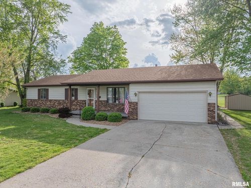 8 Mitchell Dr, Wayne City, IL, 62895-0697 | Card Image