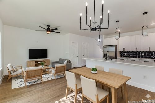 101-207 Gravel St, San Antonio, TX, 78203-1511 | Card Image